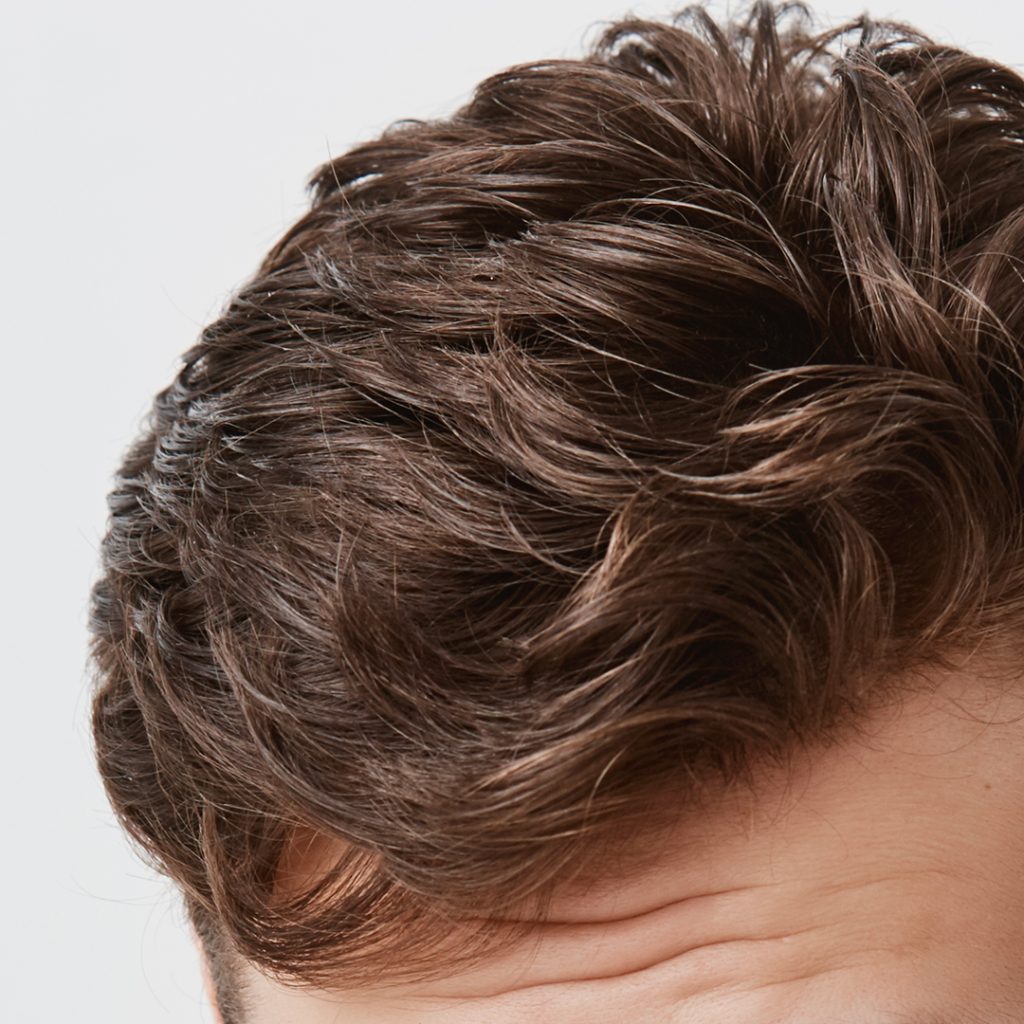 Una capigliatura piena e duratura in 12 mesi